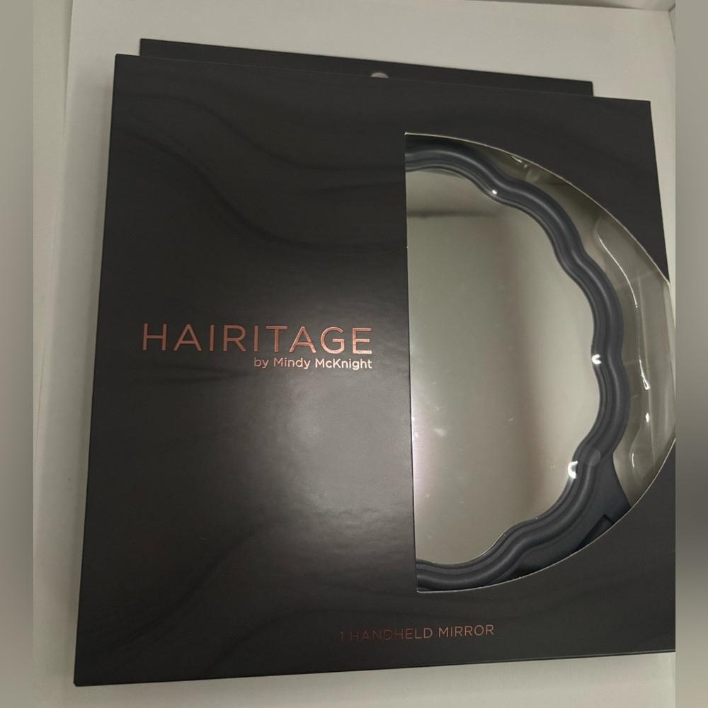 💋5/$25💋 Hairitage Handheld Mirror